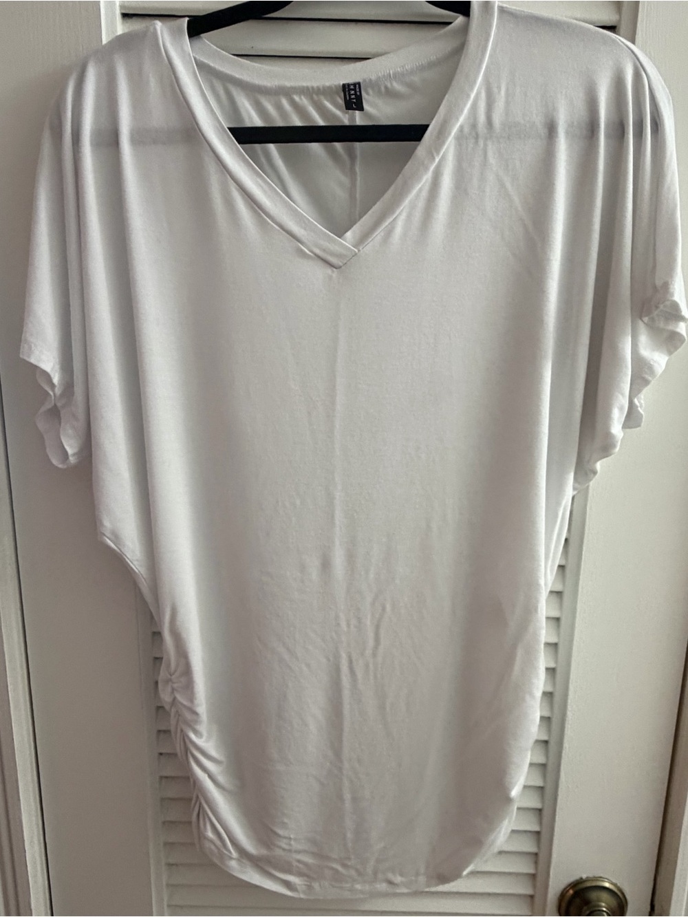 Made by Johnny Women’s V-Neck White Top - Lightweight Casual Tee Size L